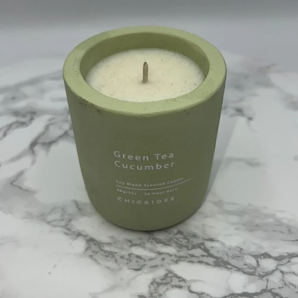 CHICKIDEE Green Tea Cucumber Concrete Candle